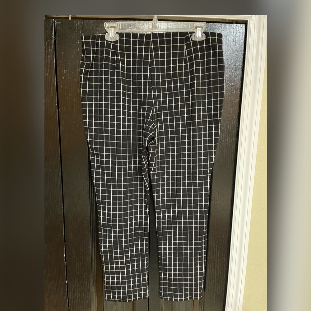 Chicos black and white plaid ankle pants, size 1.5